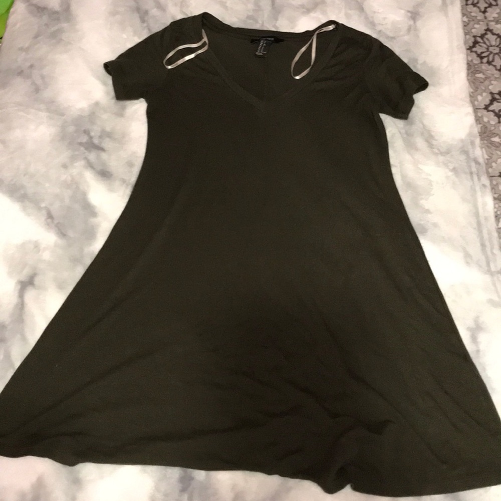 Army green short sleeve dress